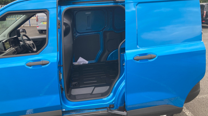 Ford Transit Courier Diesel 1.5 EcoBlue Trend Van - Image 5